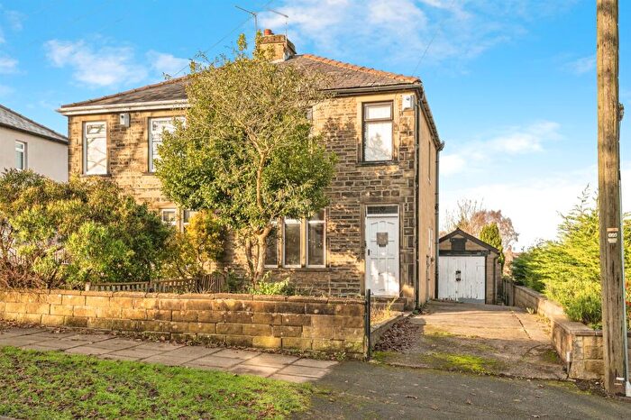 3 Bedroom Semi-Detached House For Sale In Kenley Avenue, Bradford, BD6