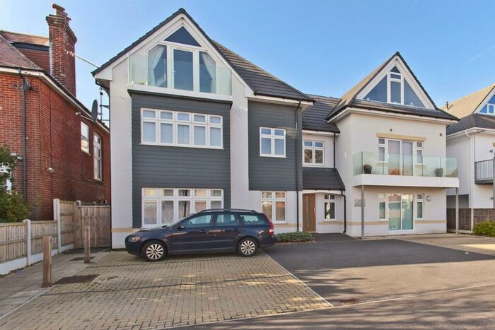 1 Bedroom Apartment To Rent In Strathmore Court, Pinecliffe Avenue, Southbourne, Dorset, BH6