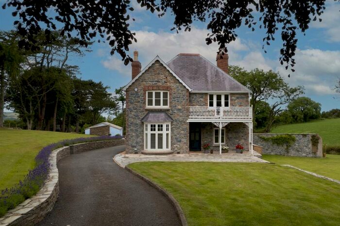 4 Bedroom Detached House For Sale In Fishguard Road, Newport, SA42