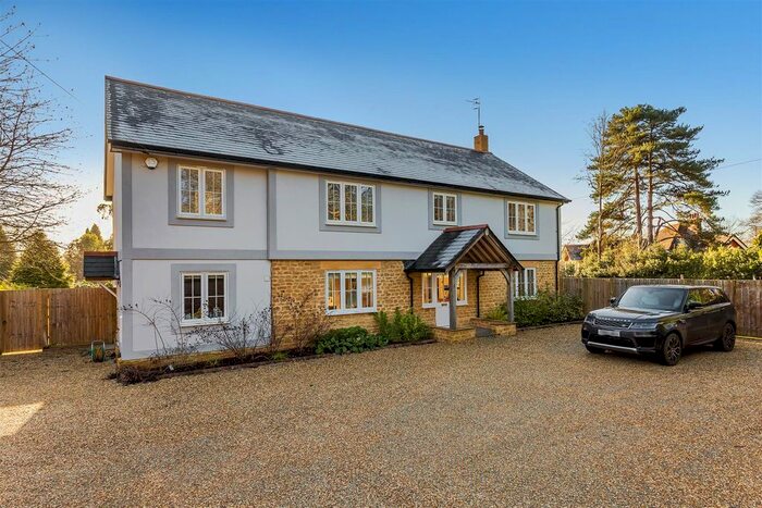 4 Bedroom Detached House To Rent In Suffield Lane, Puttenham, Guildford, GU3