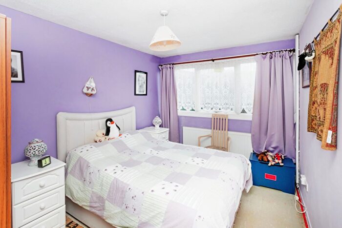 2 Bedroom Bungalow For Sale In Dodkin, Beanhill, Milton Keynes, Buckinghamshire, MK6