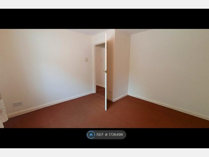 2 Bedroom Flat To Rent In Chesterfield Road North, Pleasley, Mansfield, NG19