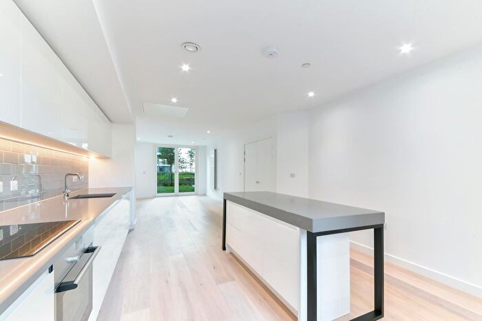 4 Bedroom Town House To Rent In Royal Crest Avenue, Royal Wharf, London, E16