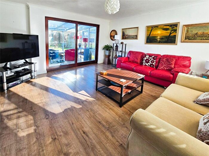 3 Bedroom Bungalow For Sale In Madeira Lane, Freshwater, PO40