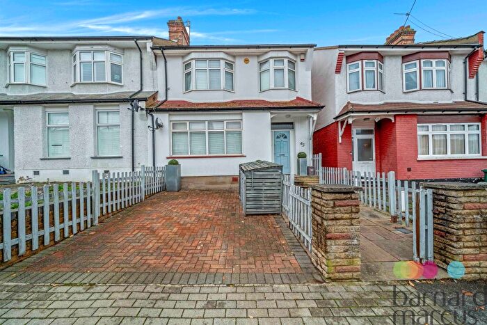 4 Bedroom Semi Detached House For Sale In Petworth Road, London, N12