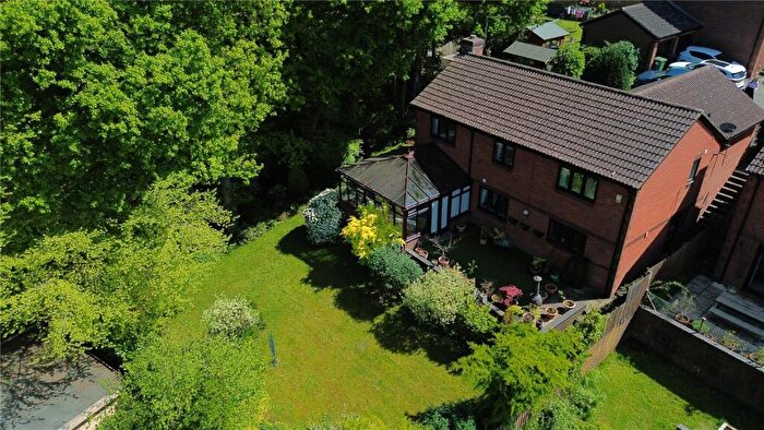 4 Bedroom Detached House For Sale In Barn Owl Way, Burghfield Common, Reading, RG7