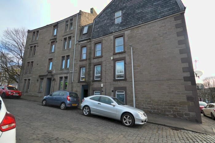 2 Bedroom Flat To Rent In Crescent Street, Stobswell, Dundee, DD4
