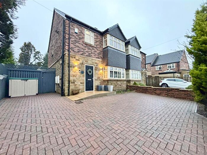 3 Bedroom Semi-Detached House For Sale In Manor Row, Low Moor, Bradford, BD12