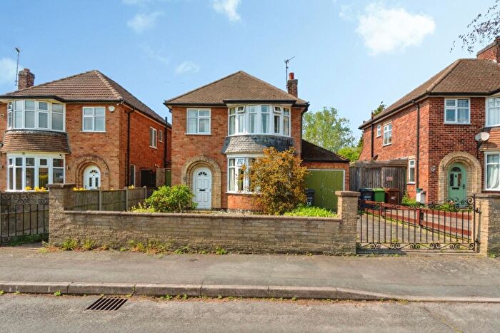 3 Bedroom Detached House For Sale In Hawthorn Avenue, Birstall, Leicester, Leicestershire, LE4