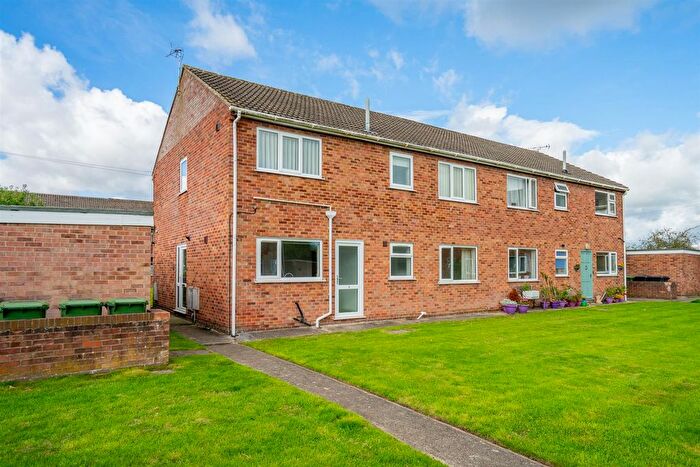 2 Bedroom Flat To Rent In High Oaks, Stockton Lane, York, YO31