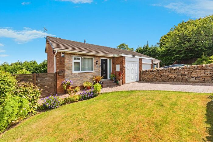 3 Bedroom Semi-Detached House For Sale In Grenfolds Road, Grenoside, Sheffield, South Yorkshire, S35