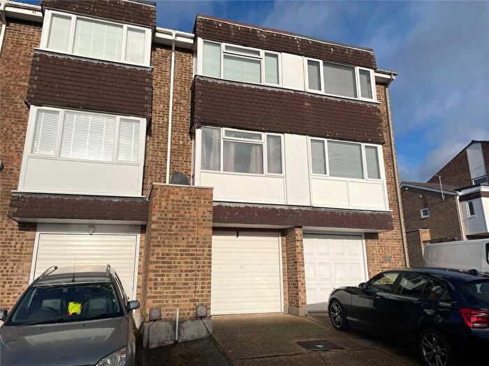3 Bedroom Town House For Sale In Regency Court, Brentwood, Essex, CM14