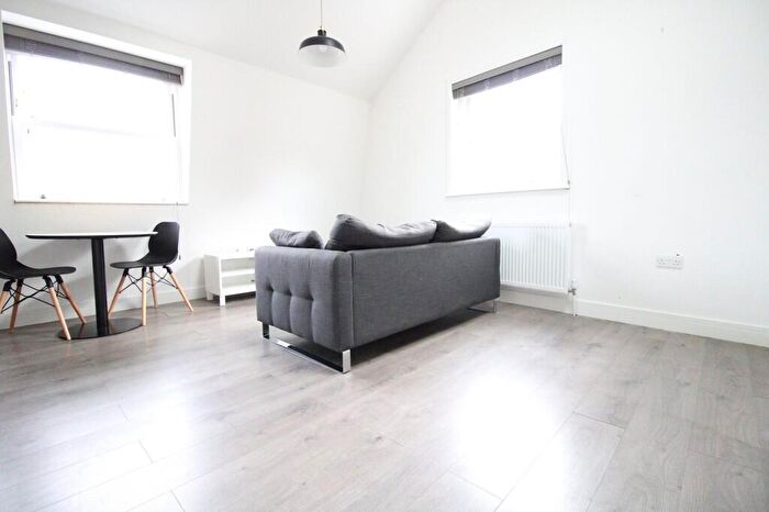 1 Bedroom Flat To Rent In Hackney Road, London, E2