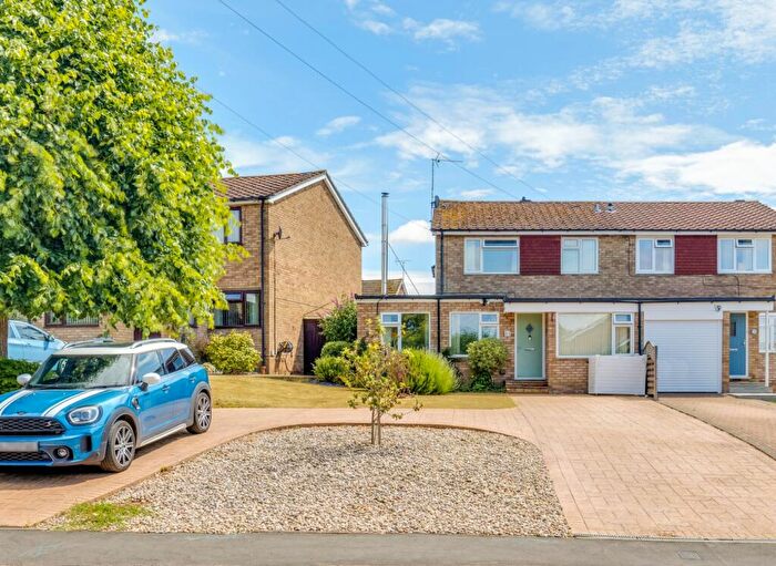4 Bedroom Semi-Detached House For Sale In Brookbridge Lane, Datchworth, Hertfordshire, SG3