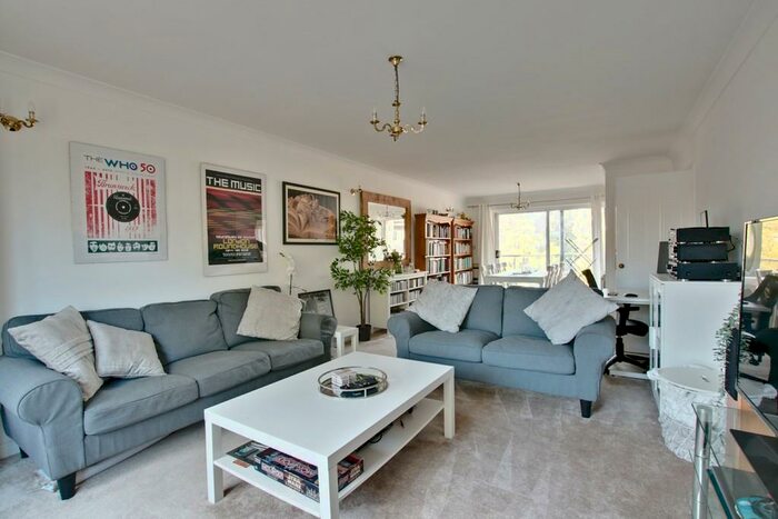 2 Bedroom Apartment To Rent In Blyth Road, Bromley, BR1