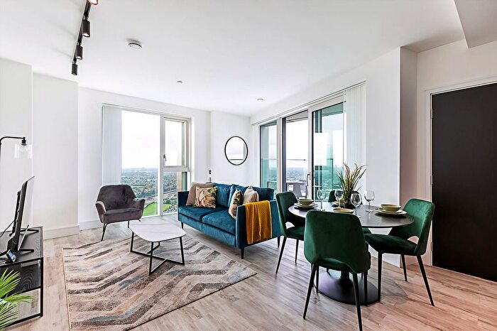 2 Bedroom Flat To Rent In North Acton, W3