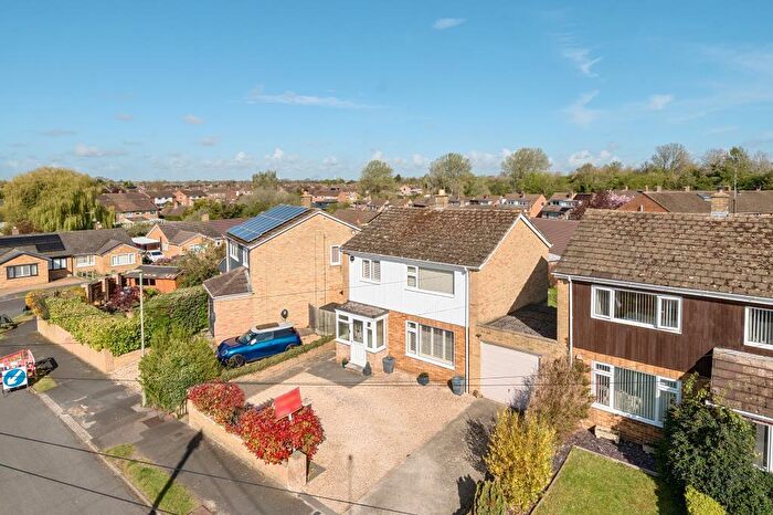 3 Bedroom Detached House For Sale In Almond Road, Bicester, Oxfordshire, OX26