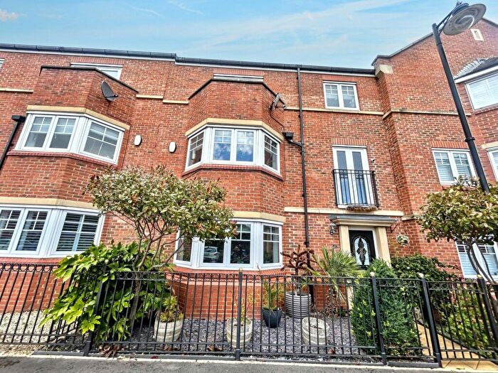 5 Bedroom Town House For Sale In Featherstone Grove, Gosforth, Newcastle Upon Tyne, Tyne And Wear, NE3