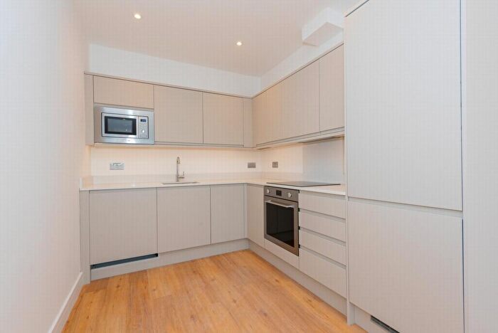 2 Bedroom Apartment To Rent In Farnborough Road, Farnborough, GU14