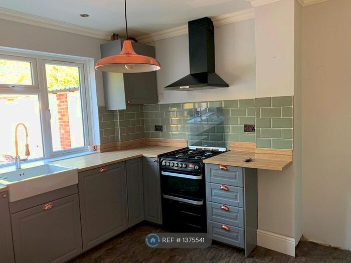 2 Bedroom Maisonette To Rent In Lichfield Road, Sutton Coldfield, B74