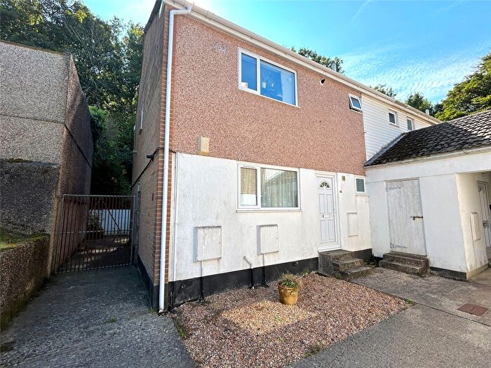 2 Bedroom Flat For Sale In Bellingham Crescent, Plympton, Plymouth, Devon, PL7