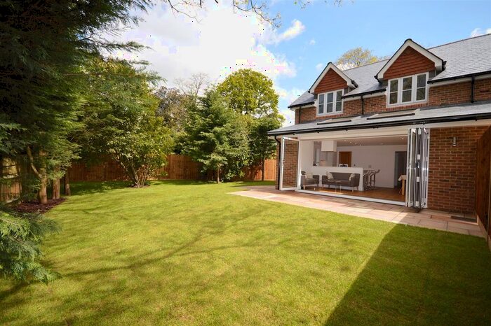 3 Bedroom Semi-Detached House To Rent In Midhurst Road, Liphook, GU30