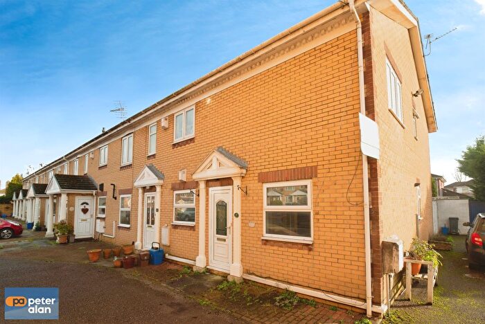 2 Bedroom Flat For Sale In Eddystone Close, Cardiff, CF11