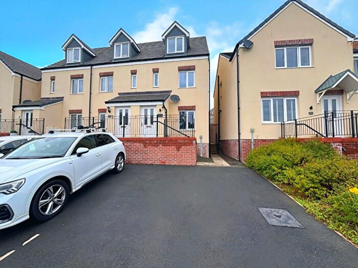 3 Bedroom Semi-Detached House For Sale In Yeoman Avenue, Haverfordwest, Pembrokeshire, SA61