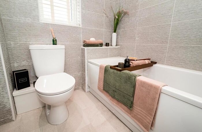 3 Bedroom Semi-Detached House For Sale In Watts Walk, Forest Town, Mansfield, , Uk, NG19