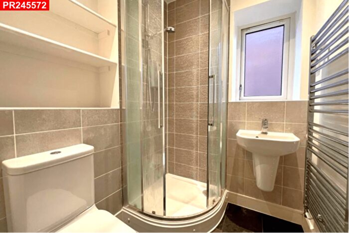 3 Bedroom House To Rent In Reed Street, Woking, – Bedrooms House, GU22