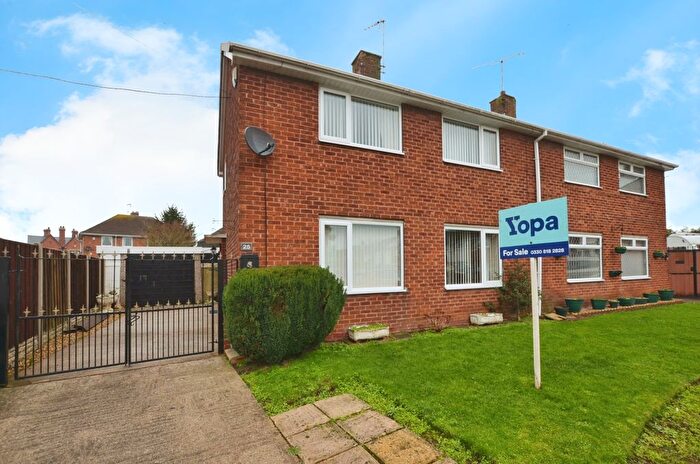 3 Bedroom Semi-Detached House For Sale In Leeds Road, Shireoaks, Worksop, S81