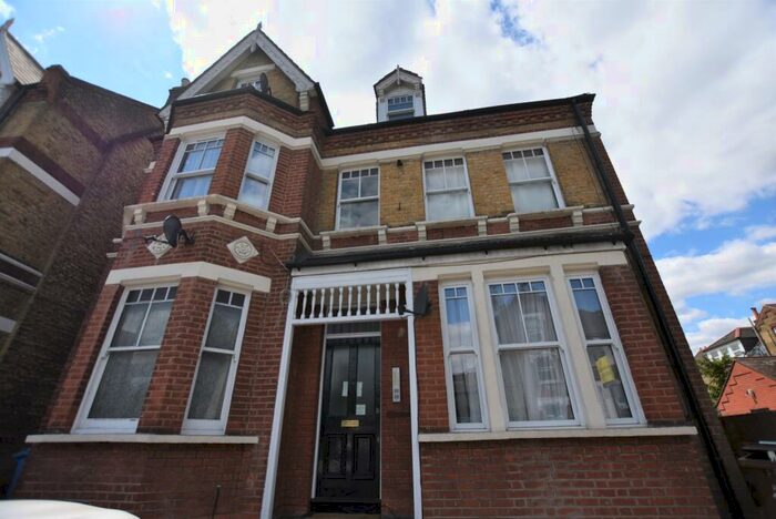 Flat To Rent In Wickham Road, BR3