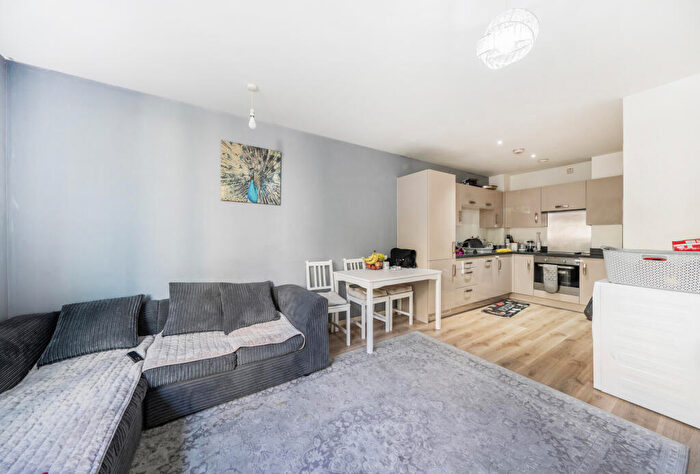 1 Bedroom Apartment For Sale In Capitol Way, London, NW9