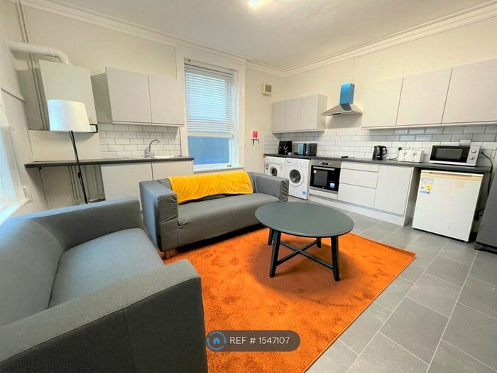 6 Bedroom End Of Terrace House To Rent In Glossop Road, Sheffield, S10