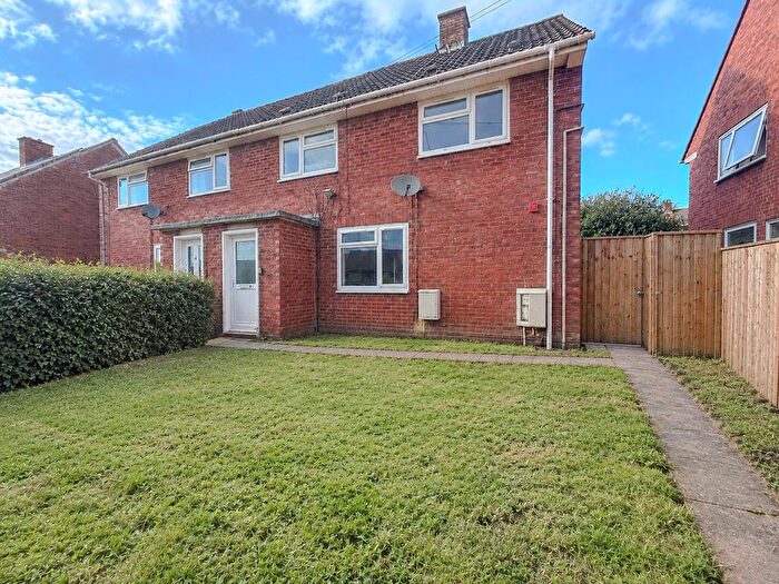 3 Bedroom Property To Rent In Berry Close, Exmouth, EX8