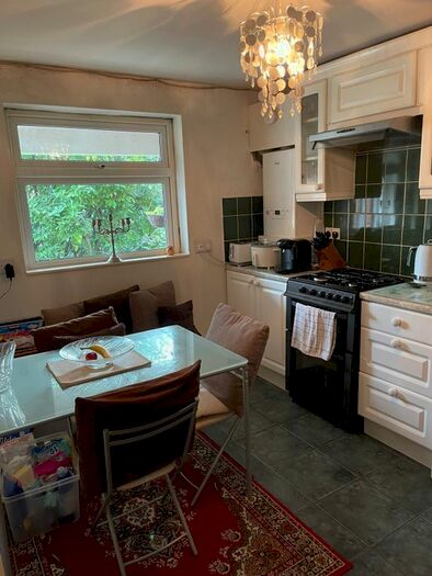 2 Bedroom Flat To Rent In The Farmlands, Northolt, UB5