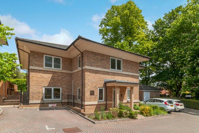 2 Bedroom Flat To Rent In Holly Meadows, Winchester, SO22