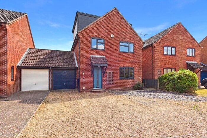 4 Bedroom Detached House For Sale In Saxonfields, Poringland, Norwich, NR14