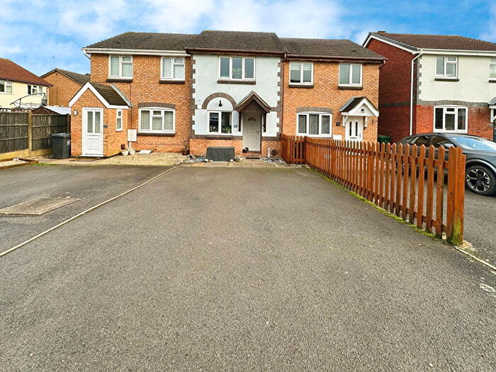 2 Bedroom Terraced House For Sale In Wolfscote Dale, Church Gresley, DE11