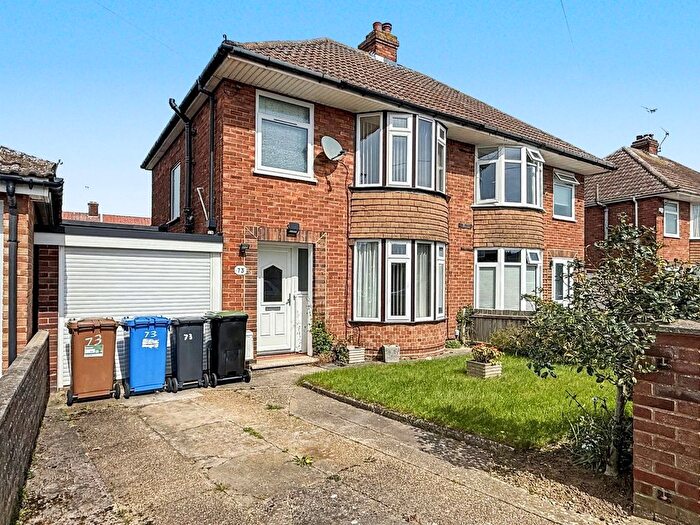3 Bedroom Semi Detached House For Sale In Cedarcroft Road, Ipswich, IP1