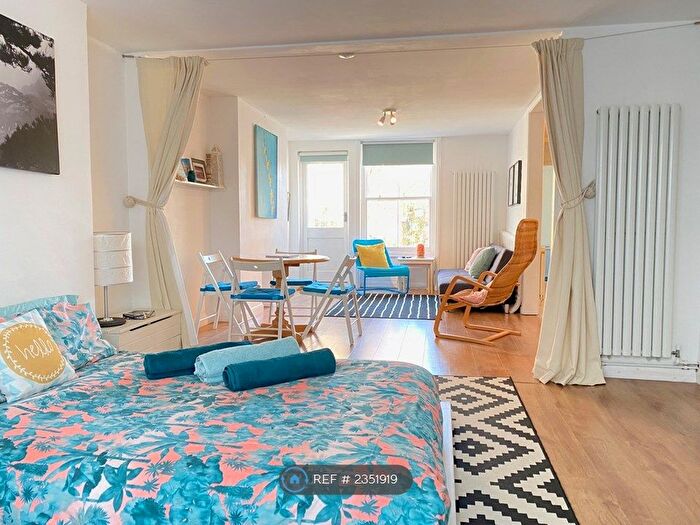 1 Bedroom Flat To Rent In Queen's Park Road, Brighton, BN2