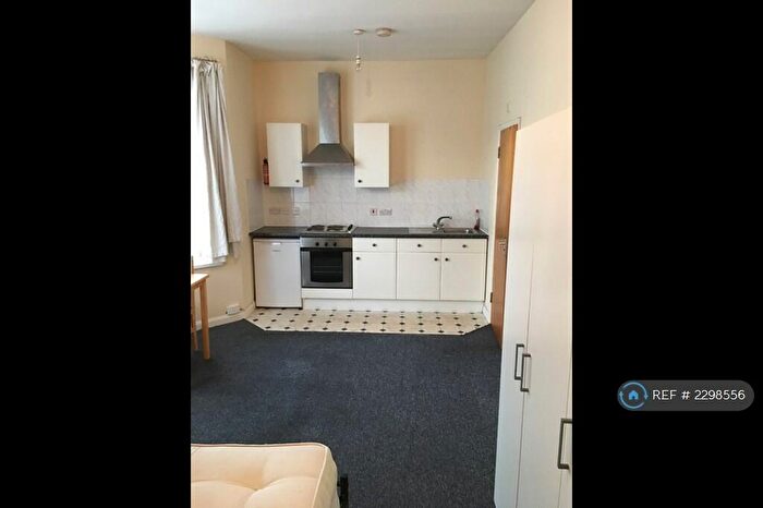 Studio To Rent In Willingdon Road, London, N22