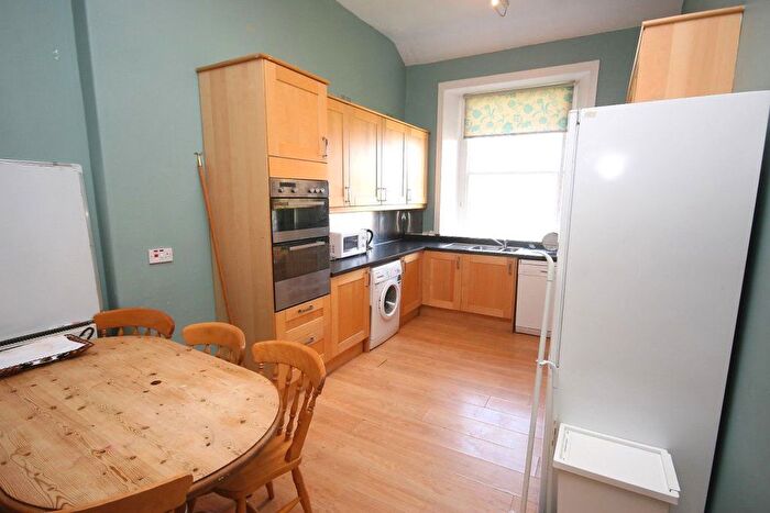 5 Bedroom Flat To Rent In Thirlestane Road, Edinburgh, EH9