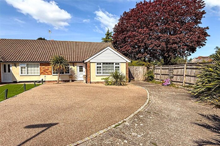 3 Bedroom Bungalow For Sale In Oakcroft Gardens, Littlehampton, West Sussex, BN17