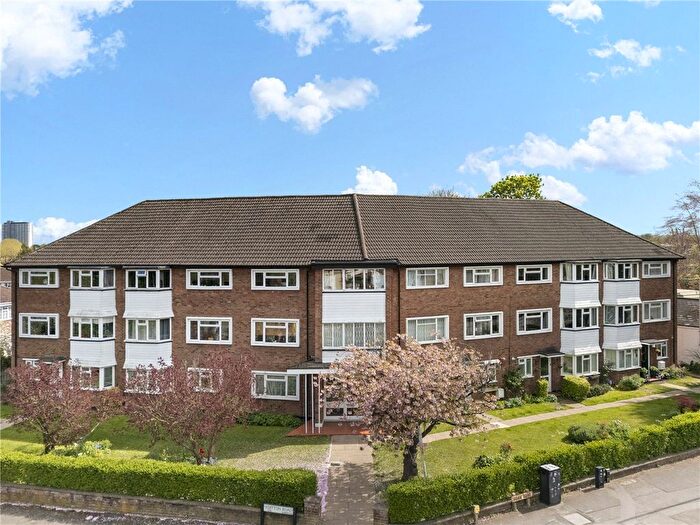 2 Bedroom Flat For Sale In Ditton Road, Surbiton, KT6