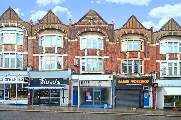 2 Bedroom Flat To Rent In Windmill Hill, Enfield, Greater London, EN2