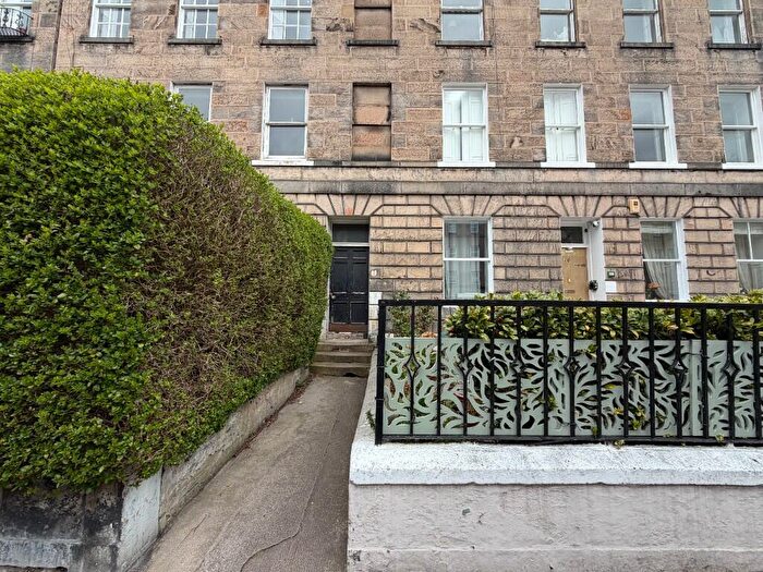 3 Bedroom Flat For Sale In Rankeillor Street, Edinburgh, EH8