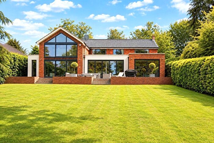 5 Bedroom Detached House To Rent In Rookery Close, Fetcham, Leatherhead, KT22