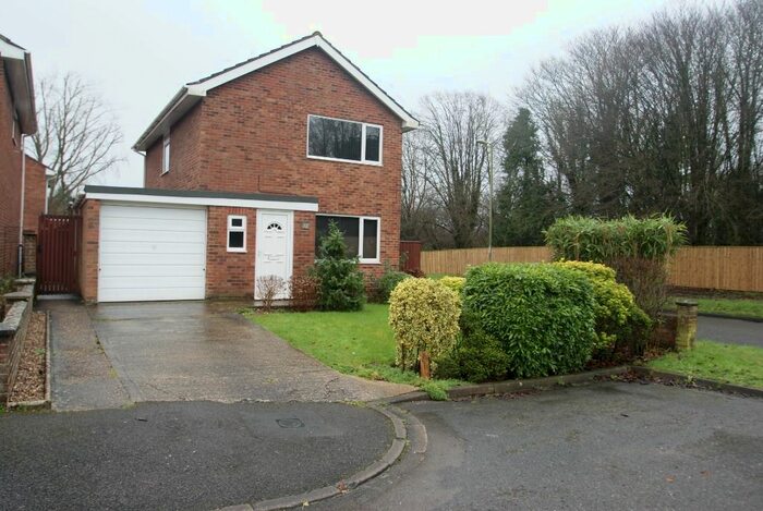 3 Bedroom Detached House To Rent In Hazel Close, Floral Way, Andover, SP10