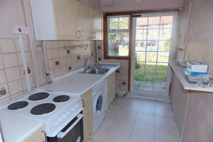 2 Bedroom Property To Rent In Langley Gardens, Dagenham, RM9